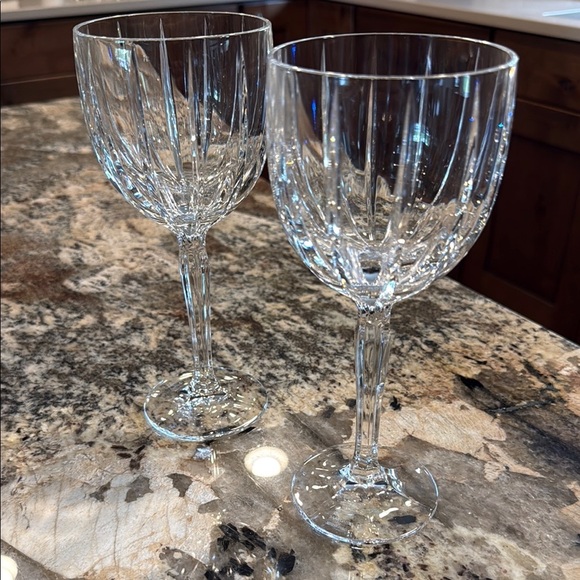 Elegant Crystal Wine Glass Set - Picture 1 of 4